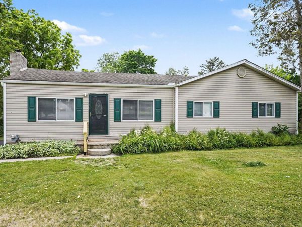 3472 Esson Drive, Grand Blanc, MI 48439