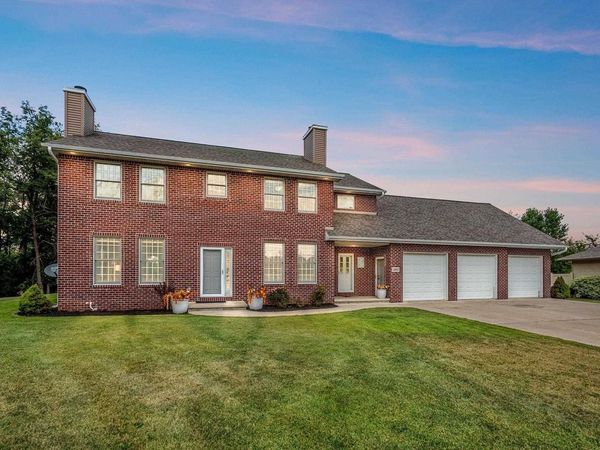 1890 PAYTON COURT, De Pere, WI 54115