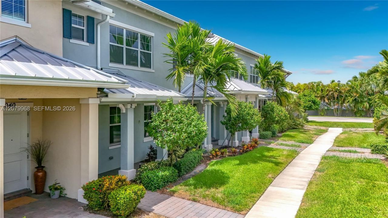 1040 Eucalyptus Dr, Unit 2, Hollywood, FL 33021 Photo