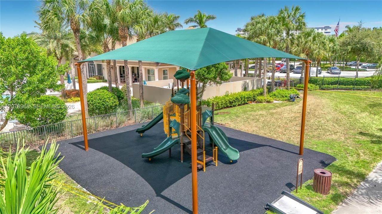 1040 Eucalyptus Dr, Unit 2, Hollywood, FL 33021 Photo