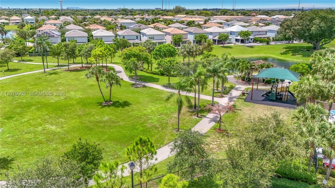 1040 Eucalyptus Dr, Unit 2, Hollywood, FL 33021 Photo