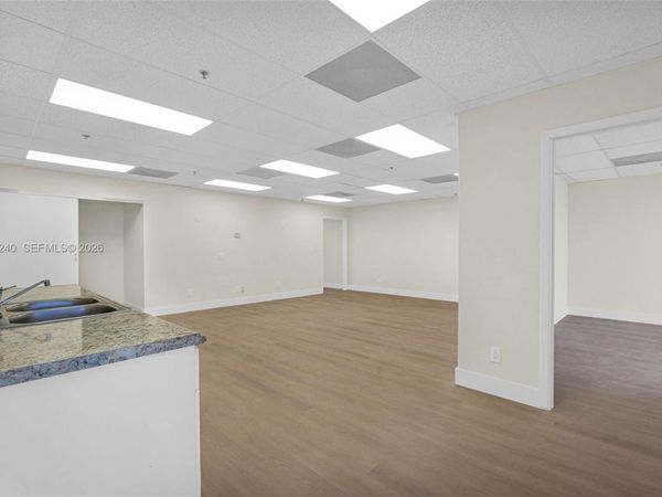 2691 E Oakland Park Blvd, Unit 401, Fort Lauderdale, FL 33306