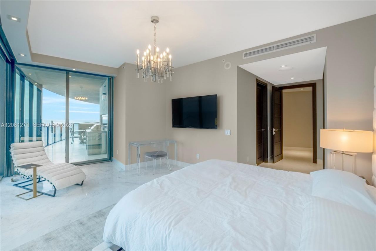 18555 Collins Ave, Unit 1505, Sunny Isles Beach, FL 33160 Photo
