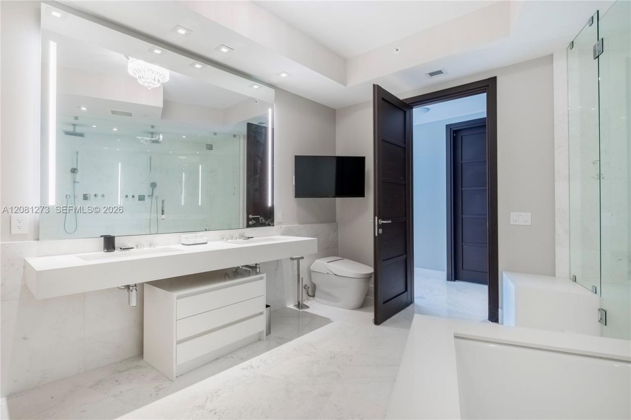 18555 Collins Ave, Unit 1505, Sunny Isles Beach, FL 33160 Photo