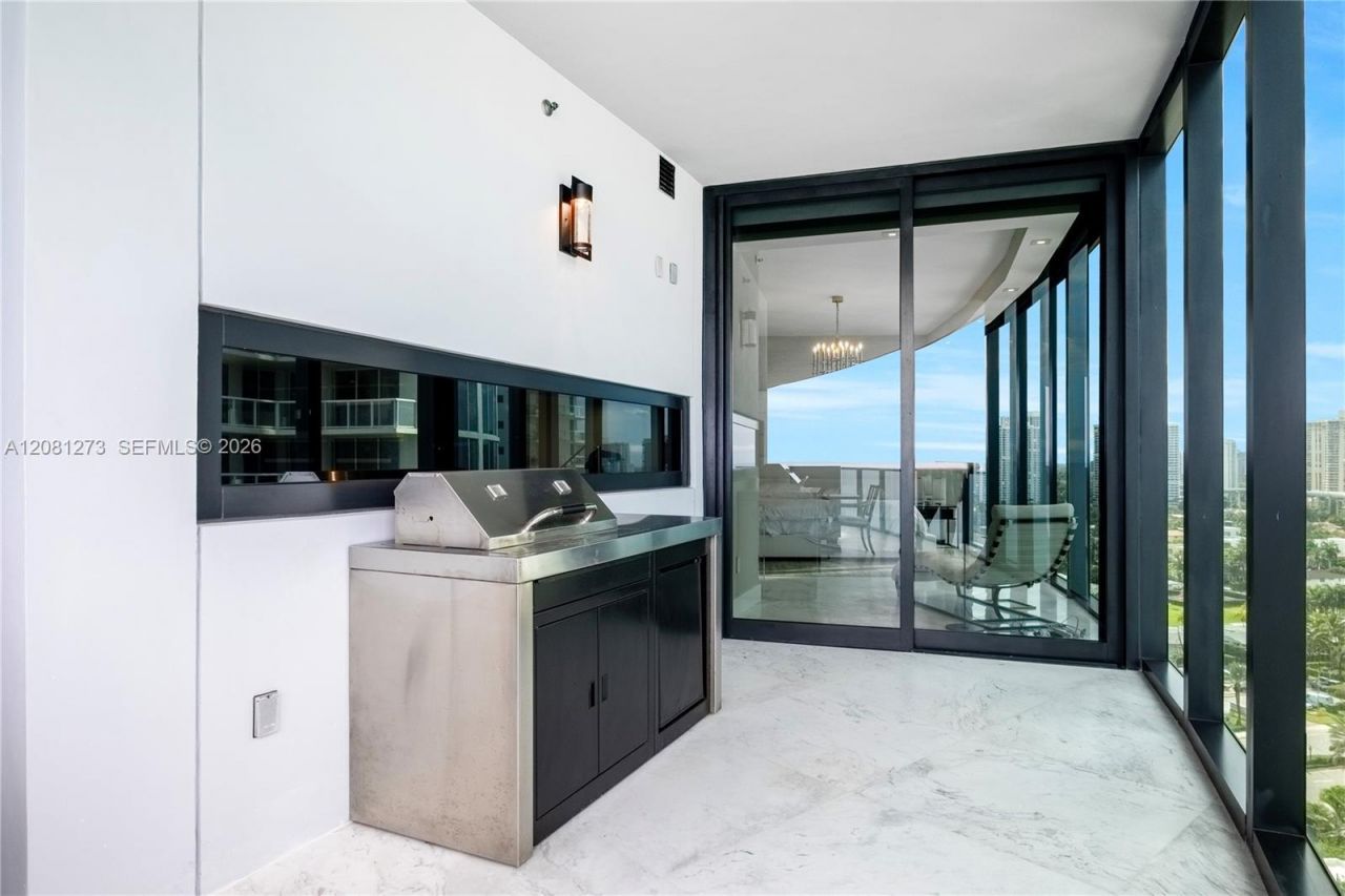 18555 Collins Ave, Unit 1505, Sunny Isles Beach, FL 33160 Photo