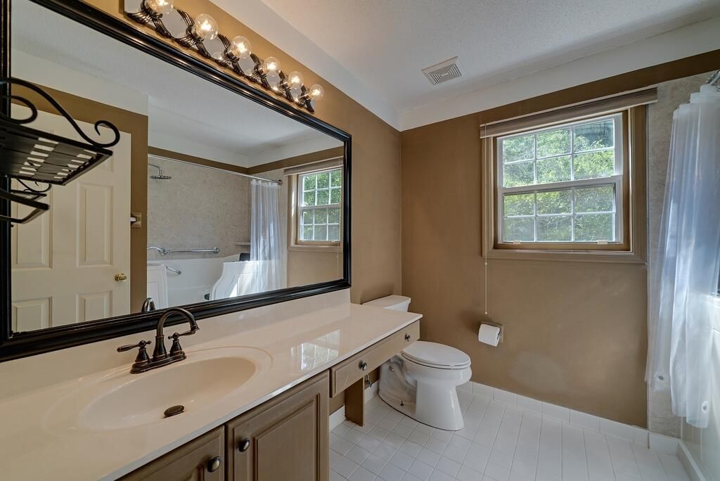 734 Woodland Pointe Place Photo 19
