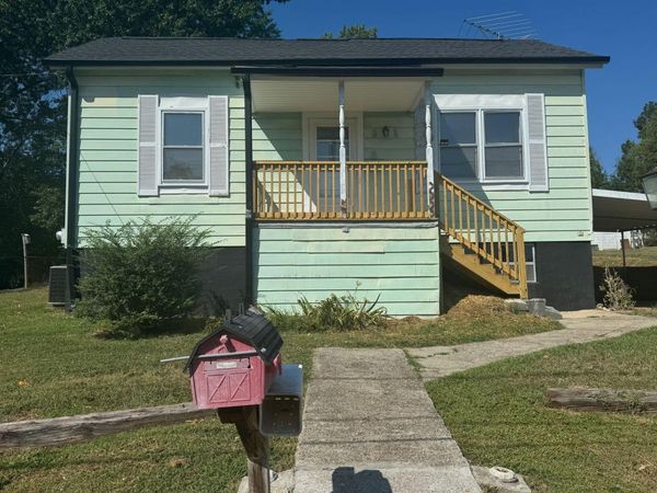 90 Hylton AVE, Danville, VA 24541