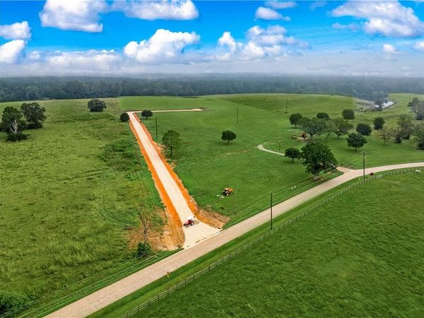 LA TUNG Road, Covington, LA 70435