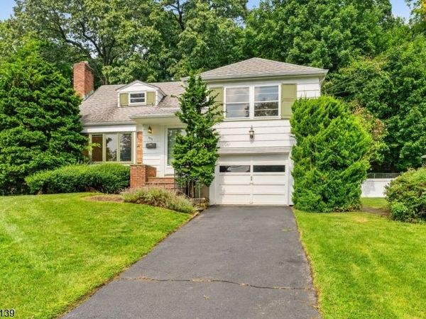 204 Hillside Ave, Chatham, NJ 07928
