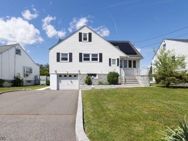 19 Jonquil Cir, Woodbridge, NJ 08863