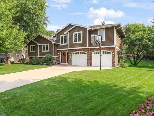 10234 Nottingham Trail , Eden Prairie, MN 55347