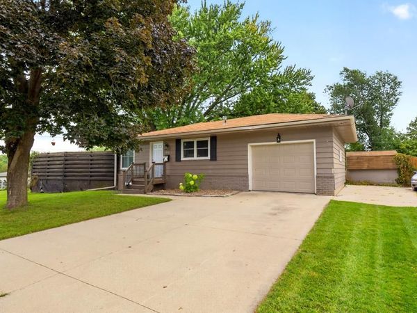 402 Sunset Court NE, Stewartville, MN 55976