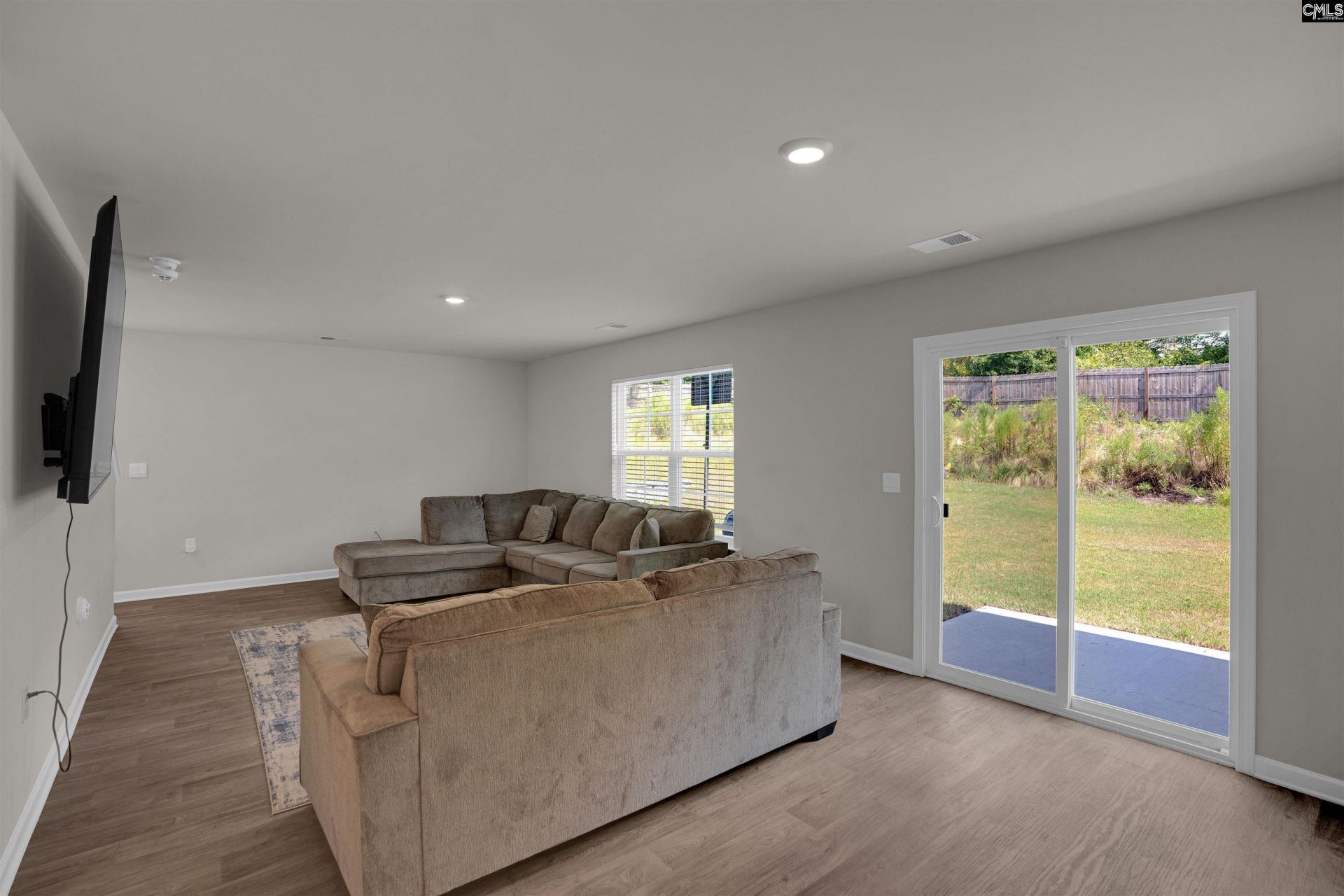 246 Carrington Drive Photo 10