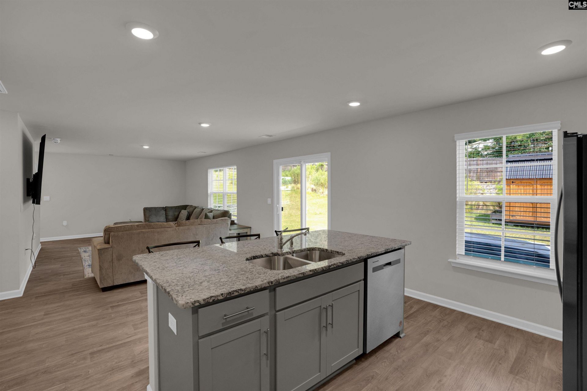 246 Carrington Drive Photo 6