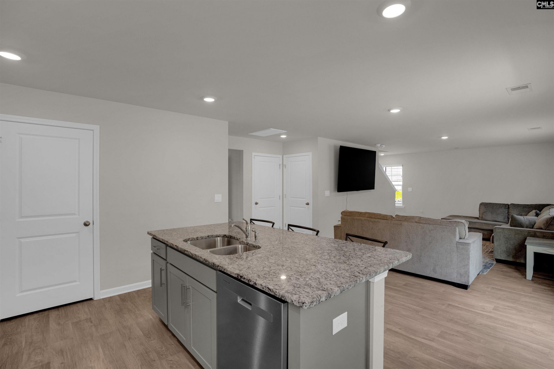 246 Carrington Drive Photo 7