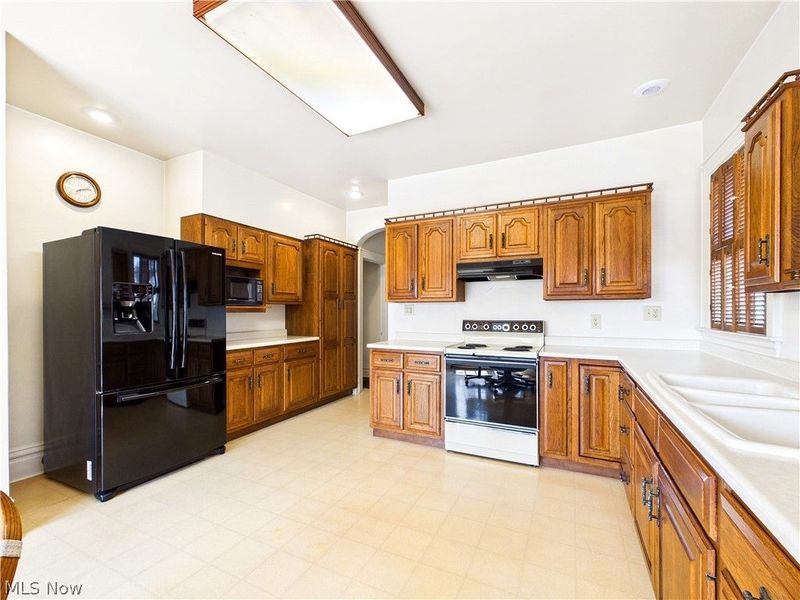 1007 Campus Drive, Belpre, OH 45714 Photo 19