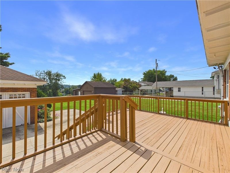 1007 Campus Drive, Belpre, OH 45714 Photo 5