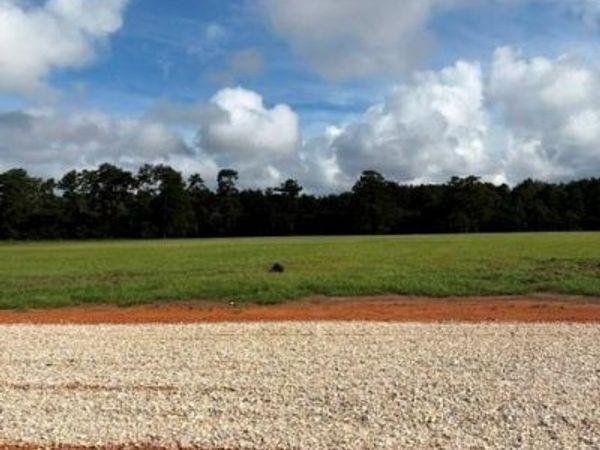 LA TUNG Road , Covington, LA 70435