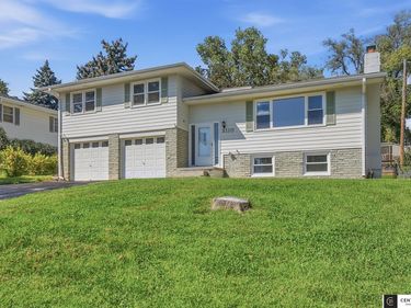 2110 Randall Drive, Bellevue, NE 68005
