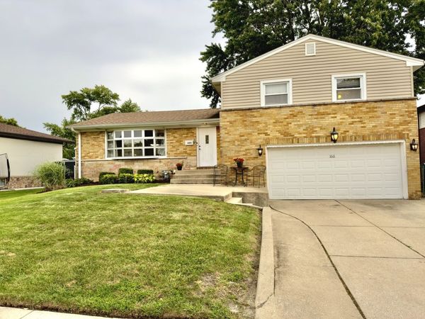 1661 Charleston Court , Melrose Park, IL 60160