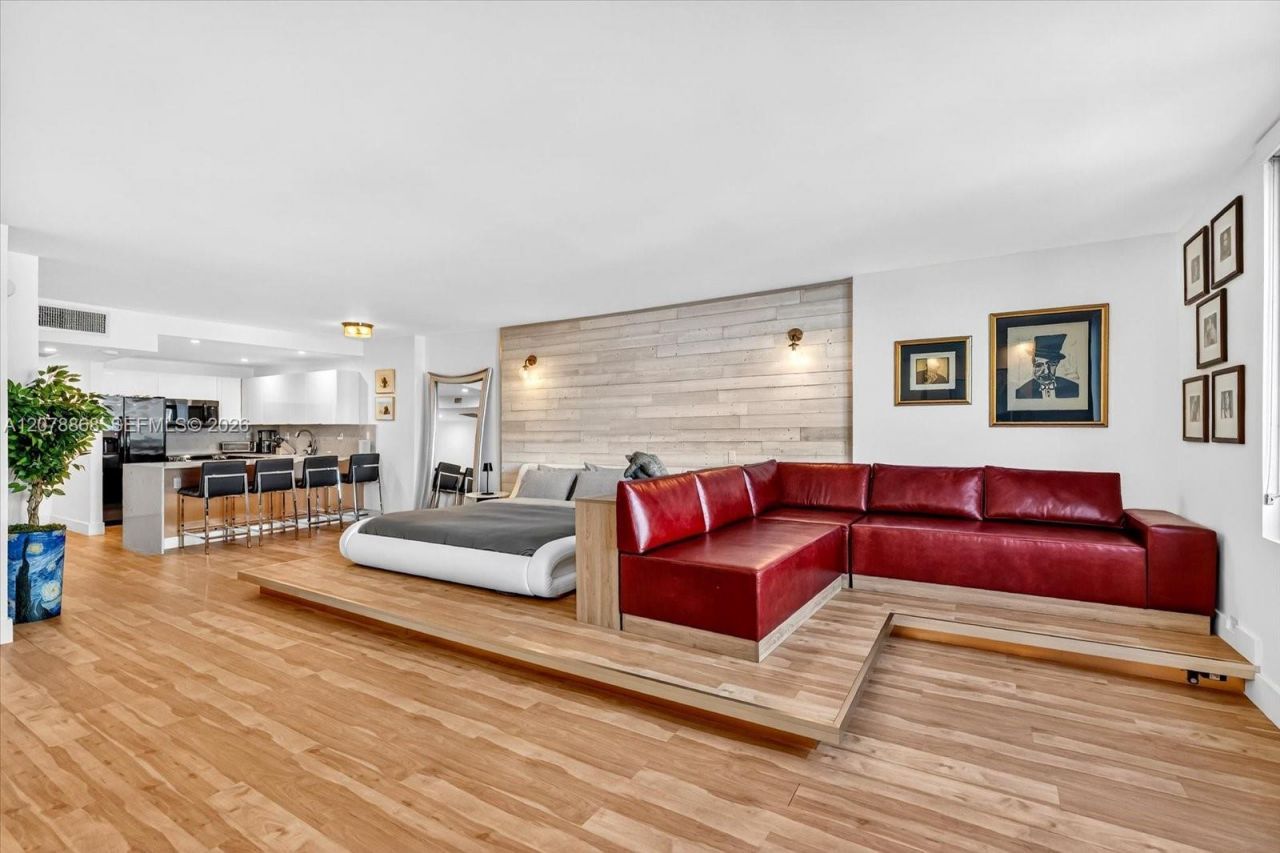 2301 Collins Ave , Unit 714, Miami Beach, FL 33139 Photo