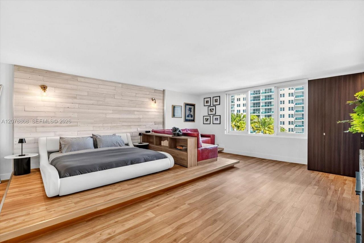 2301 Collins Ave , Unit 714, Miami Beach, FL 33139 Photo