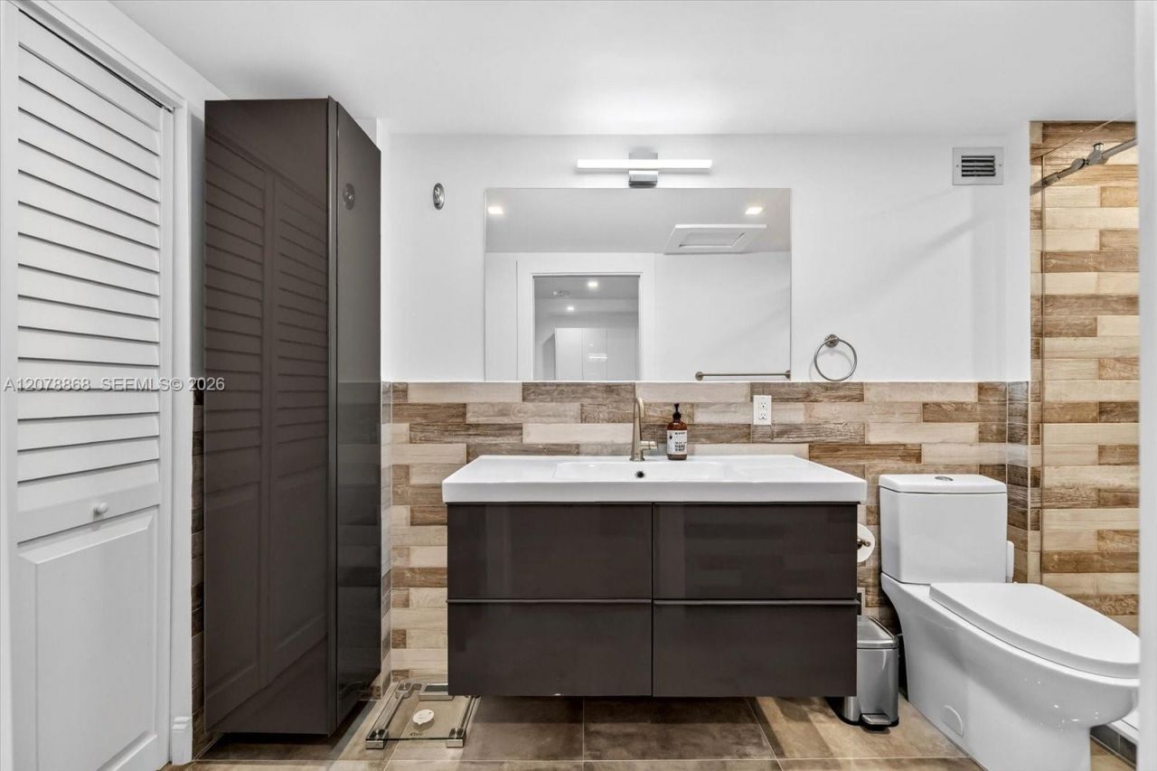 2301 Collins Ave , Unit 714, Miami Beach, FL 33139 Photo