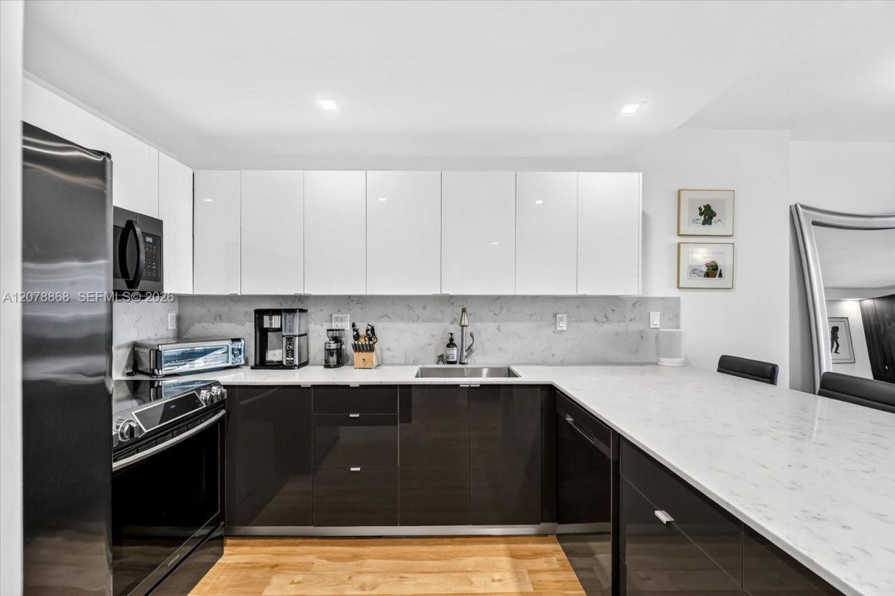 2301 Collins Ave , Unit 714, Miami Beach, FL 33139 Photo