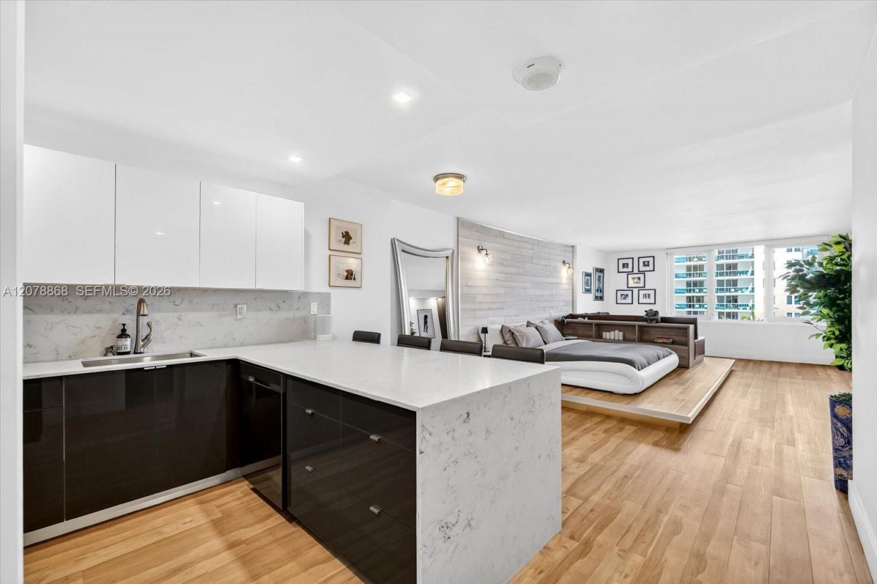 2301 Collins Ave , Unit 714, Miami Beach, FL 33139 Photo