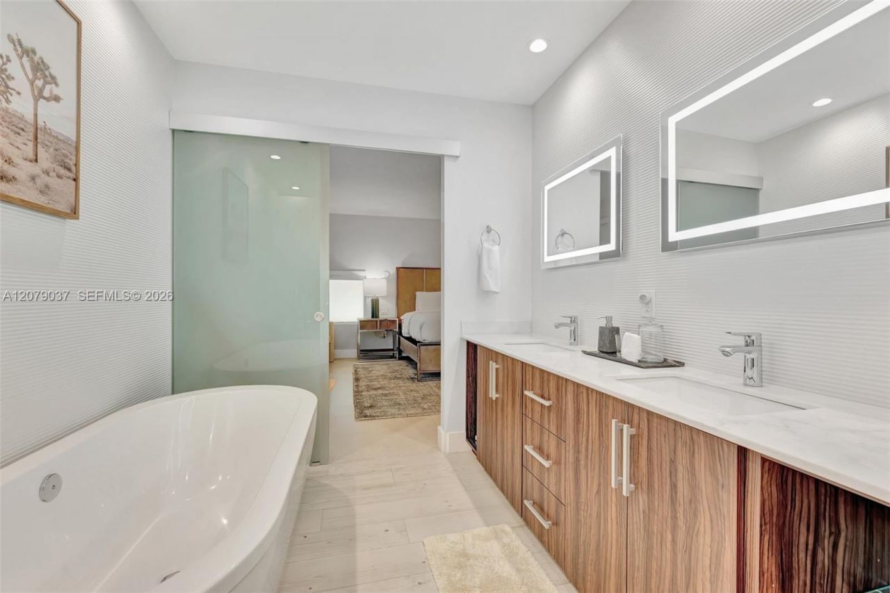 617 NE 14th Ave, Fort Lauderdale, FL 33304 Photo