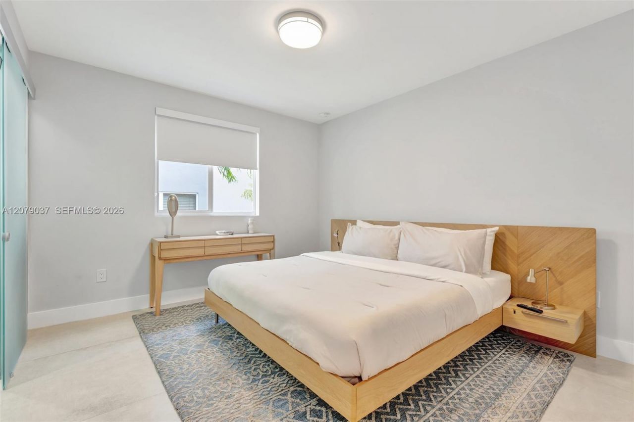 617 NE 14th Ave, Fort Lauderdale, FL 33304 Photo