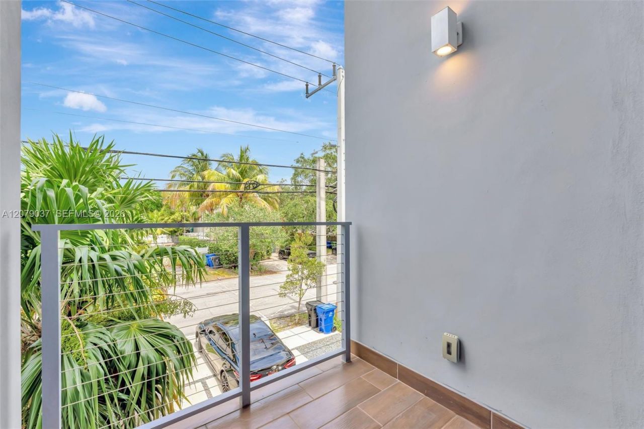 617 NE 14th Ave, Fort Lauderdale, FL 33304 Photo