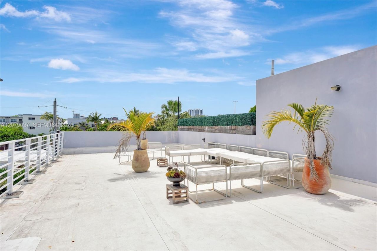 617 NE 14th Ave, Fort Lauderdale, FL 33304 Photo