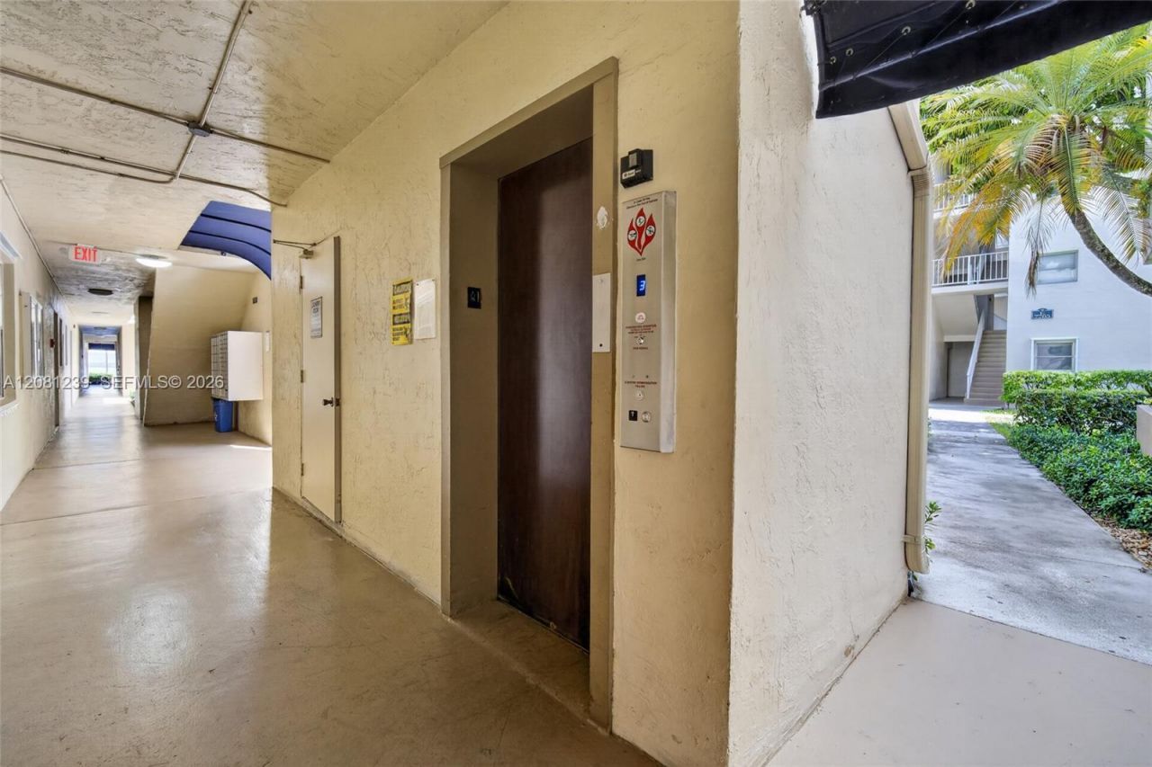 7787 SW 86th St, Unit E-409, Miami, FL 33143 Photo