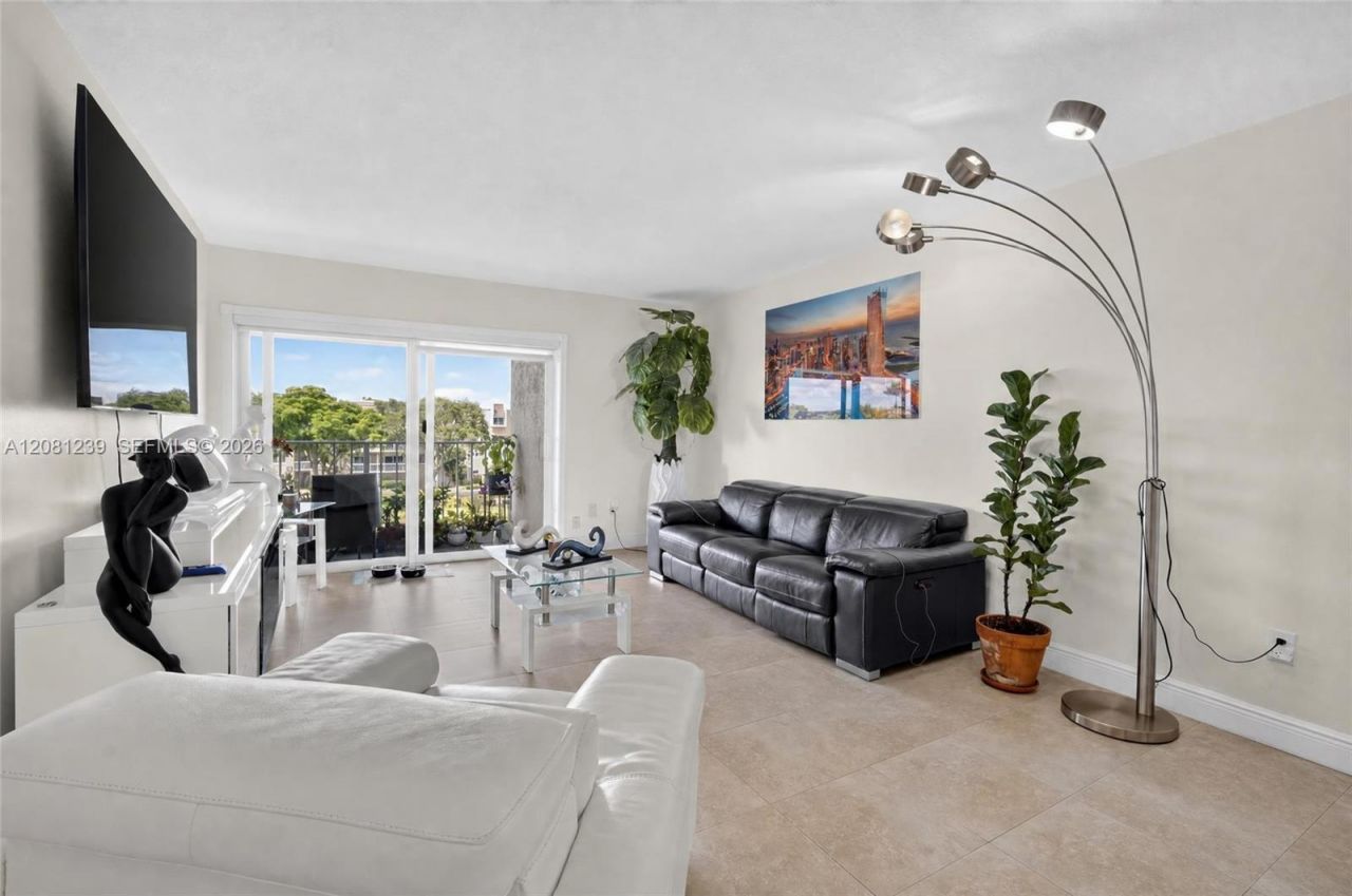 7787 SW 86th St, Unit E-409, Miami, FL 33143 Photo