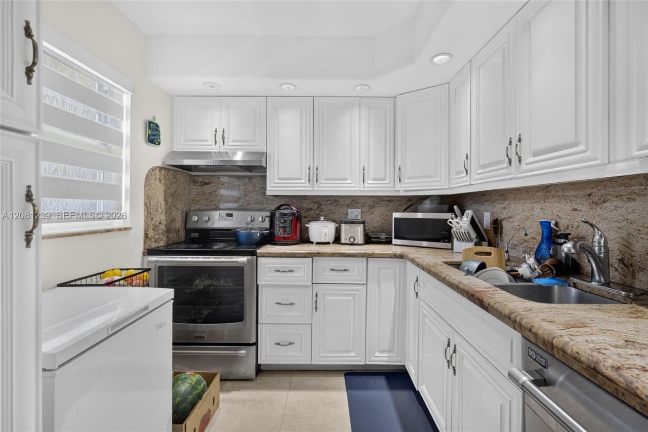 7787 SW 86th St, Unit E-409, Miami, FL 33143 Photo
