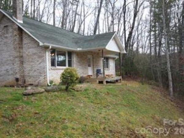 937 Shoal Creek Road, Balsam Grove, NC 28708