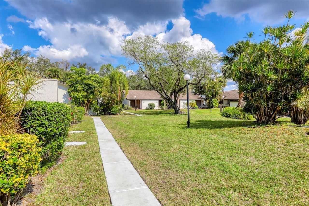 3523 Longmeadow, Unit 12, Sarasota, FL 34235 Photo