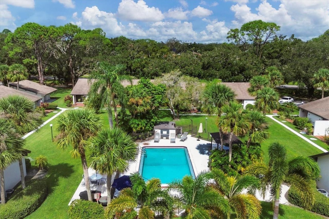 3523 Longmeadow, Unit 12, Sarasota, FL 34235 Photo