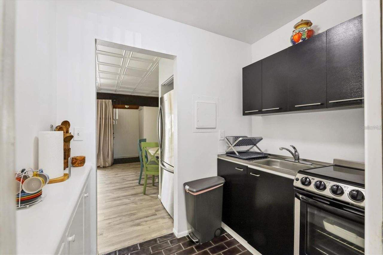 3523 Longmeadow, Unit 12, Sarasota, FL 34235 Photo