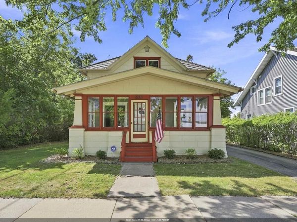 1217 N STATE STREET, Appleton, WI 54911