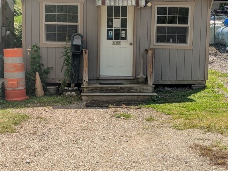 317 E Church Street, Barnesville, OH 43713 Photo 6