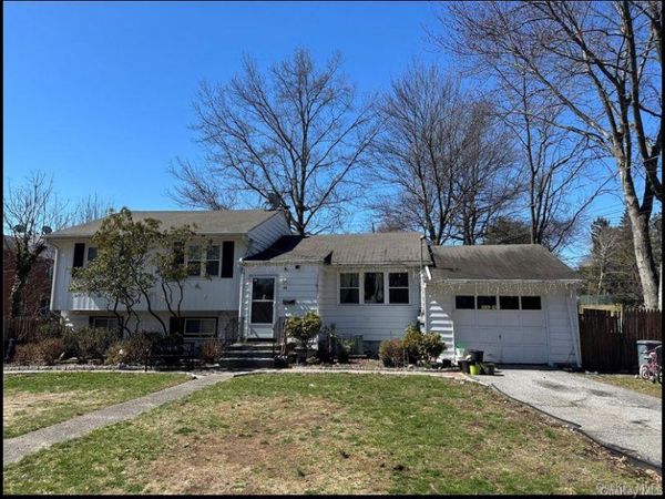 182 N Middletown Road , Pearl River, NY 10965