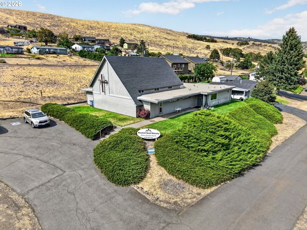 1122 OAK ST, The Dalles, OR 97058