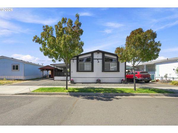 5 MANOR LOOP, Roseburg, OR 97471