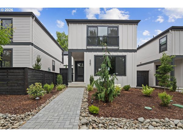 247 E AVE, Lake Oswego, OR 97034