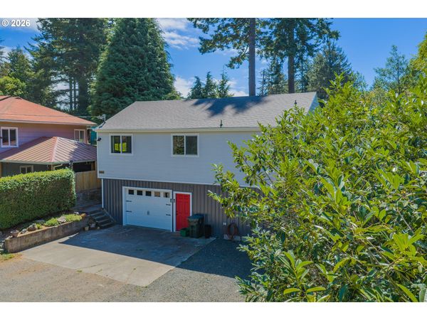 1461 KINGWOOD AVE, Coos Bay, OR 97420