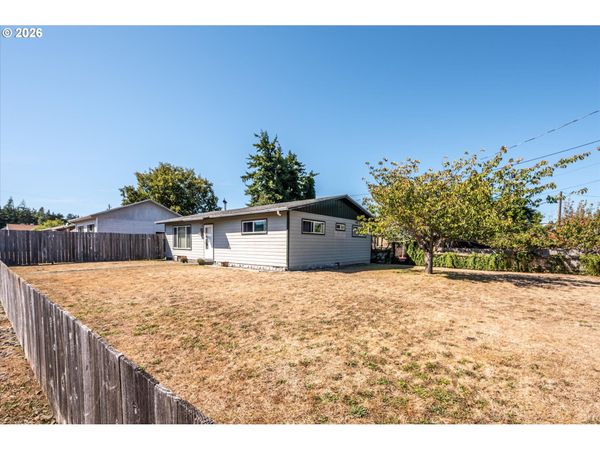 2496 PACIFIC AVE, North Bend, OR 97459