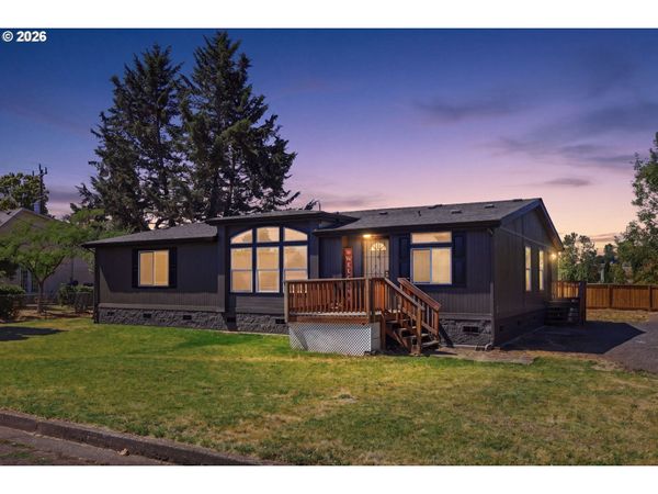 345 N 6TH ST, Harrisburg, OR 97446