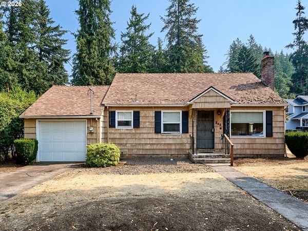 845 S WATER ST, Silverton, OR 97381